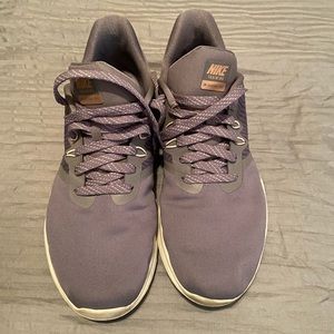 Women’s Nike In Season Trainer 8 Size 10